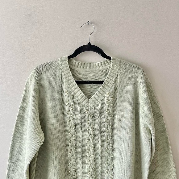 VINTAGE SAGE GREEN SWEATER - Picture 2 of 3